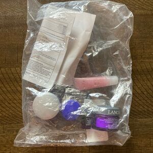 Lancôme gift with purchase set. Unopened. See photos for items included